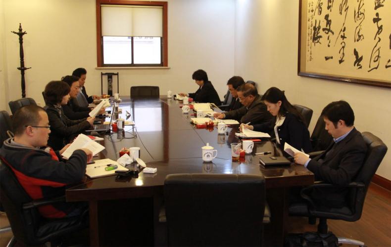 集團(tuán)黨委召開黨支部書記會(huì)，學(xué)習(xí)十八大精神