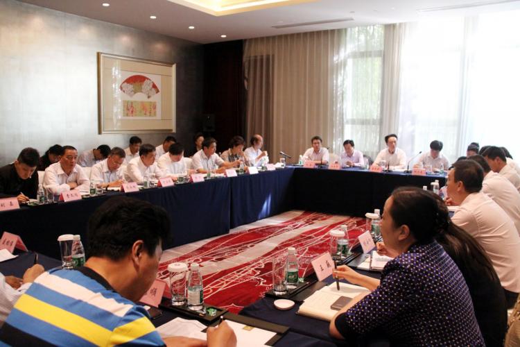 2013年10月12日集團召開10月份經(jīng)濟工作例會